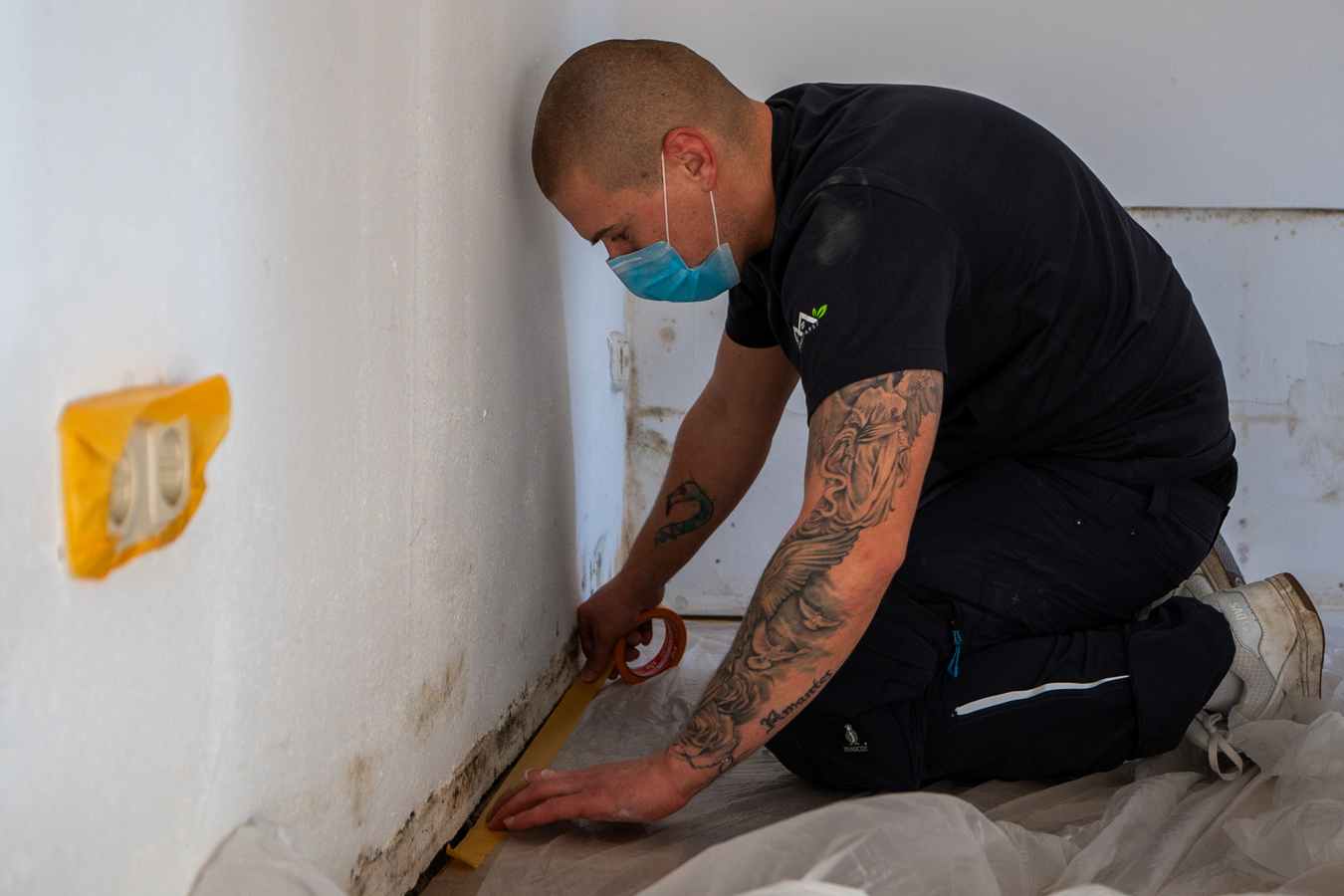 Bürste, Behandlung, Antischimmelfarbe, lösemittelfrei, Schimmelschutzfarbe, Innenbereich, aufweisen, vorbehandeln, Vorbehandlung, Vorteile, schimmelgefährdet, Kombination, deckend, Lösemittel, Weichmacher, Pinsel, Roller, Innensilikatfarbe, Anleitung, Luftaustausch, Ausbreitung, forschen, Forschung, Umstände, Beratung, Fachmann, Information, Einwirkzeit, nachwaschen, saniert, Shop, Allergikerfreundlich, Mineralfarbe, hervorragend, Deckkraft, Zusatz, foggingaktiv, Substanz, Konservierungsmittel, baubiologisch, Schule, Kindergarten, öffentlich, Denkmalpflege, tragfähig, Silikatbeschichtung, Hochdeckend, Umweltschonend, Geruchsneutral, Allergiker, green-Label, Auszeichnung, nachhaltig, bestens, höchsten, Ansprüche, Anwender, Mittelpunkt, gleichzeitig, Lebensdauer, Ressourcen, Schonung, beitragen, allergenen, Stoffe, synthetisch, Nanomaterialien, formuliert, sensibilisierend, hautätzend, Rohstoffe, Organe, Dispersionsfarbe, haftet, Haftung, mineralisch, Elemente, Verhaftung, fehlen, Untergrundart, Beton, Zement